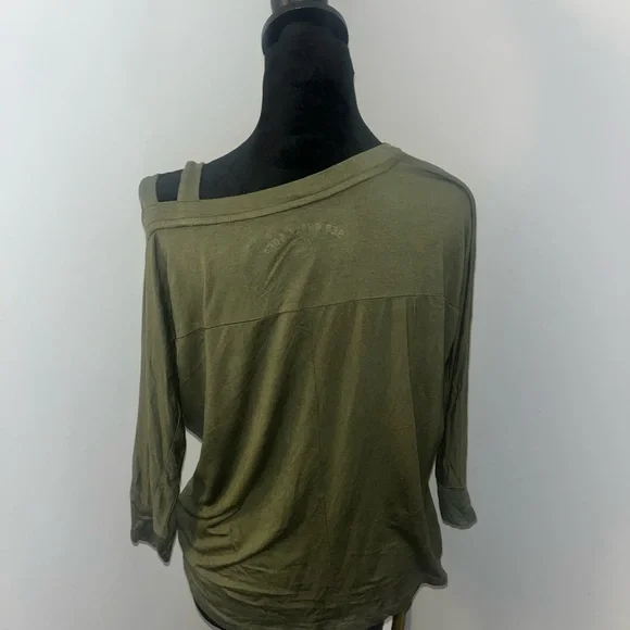 Green Women’s Off-Shoulder Tee - Picture 2 of 4